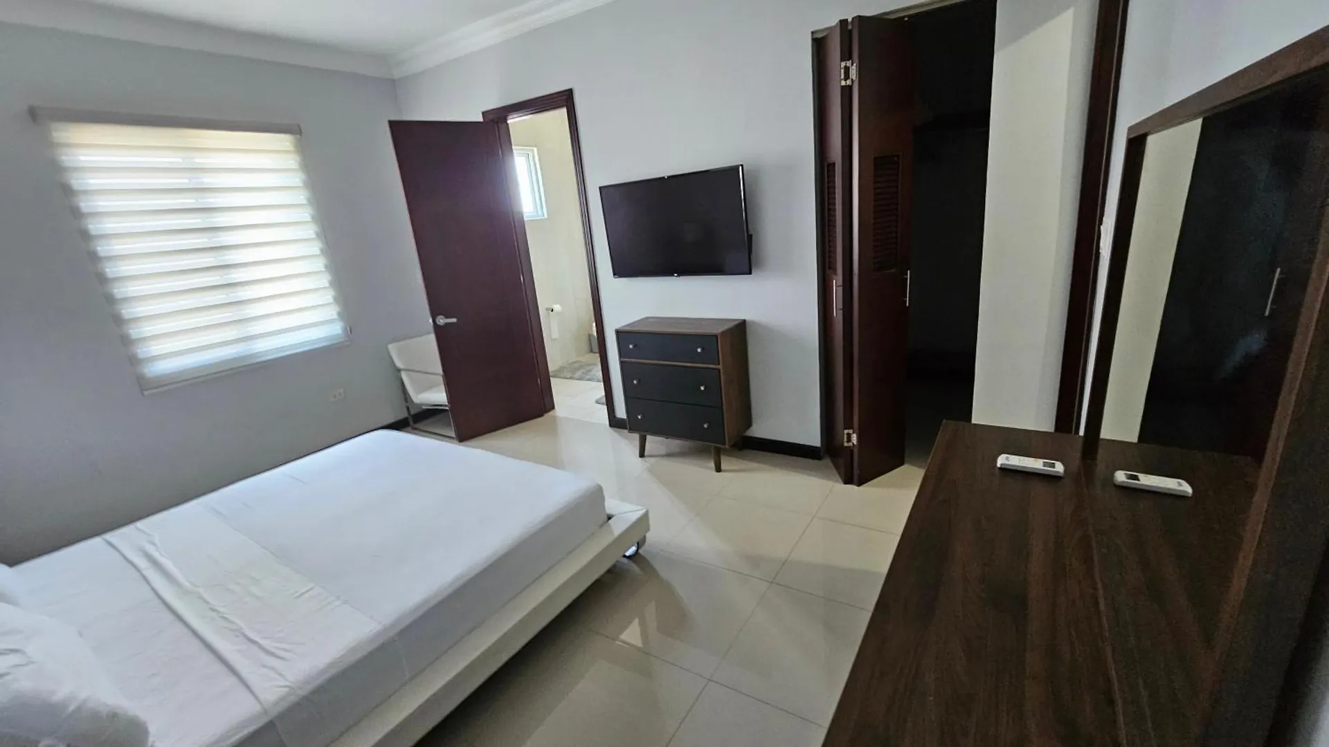 Ac Hotel Neighbors Luxury 1 Bedroom Uptown Kingston Apartment