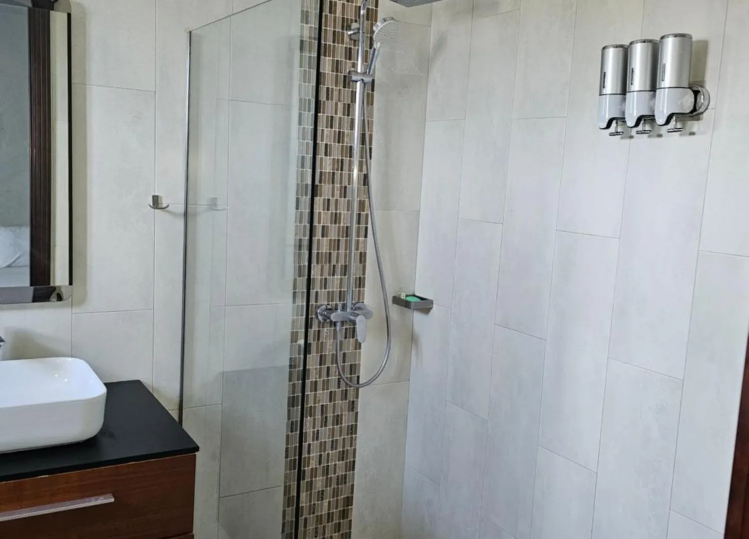 Ac Hotel Neighbors Luxury 1 Bedroom Uptown Kingston Apartment