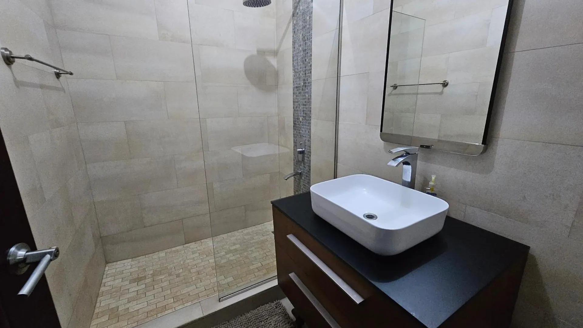 Ac Hotel Neighbors Luxury 1 Bedroom Uptown Kingston Apartment Jamaica